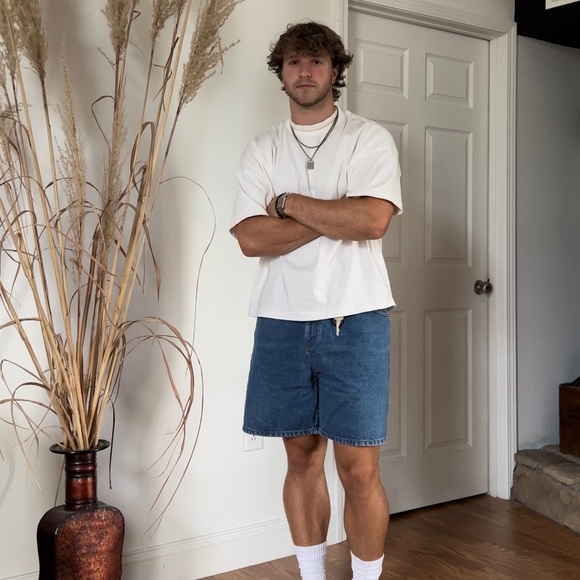 Bill Blass Single Pleat Denim Shorts - Picture 3 of 6